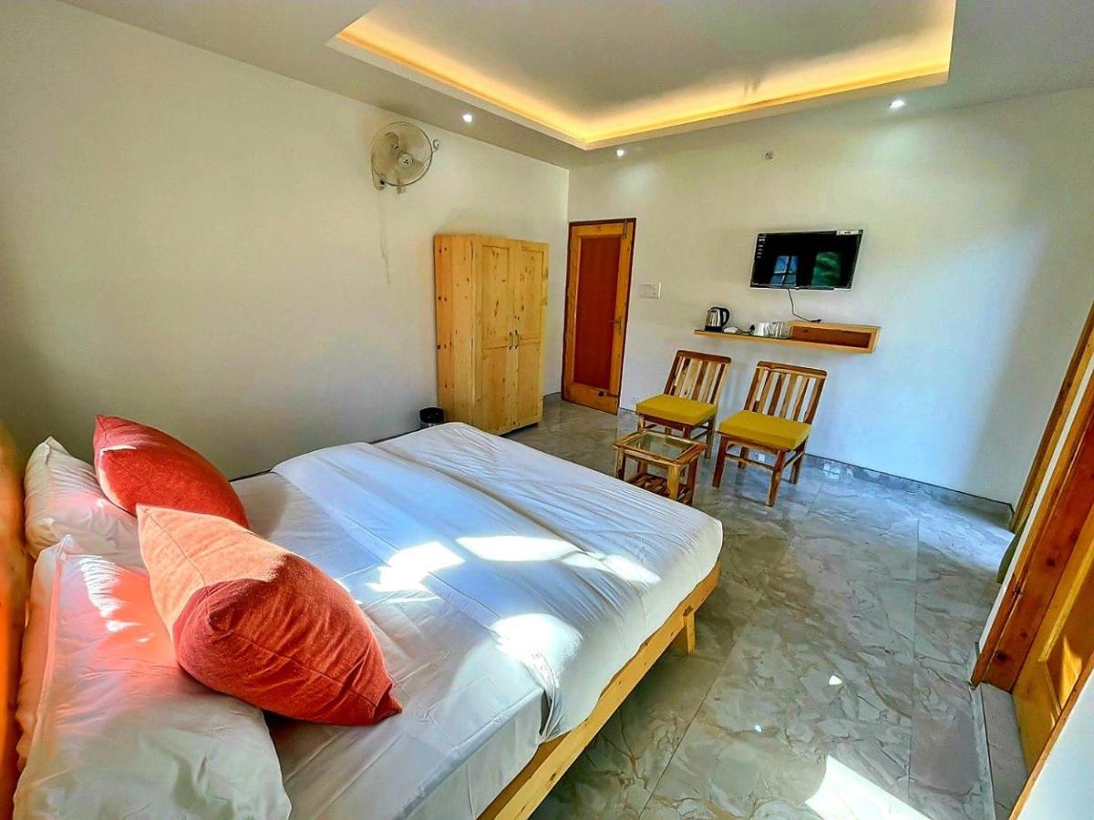 The Wild Yak Hotel Mandi Luaran gambar